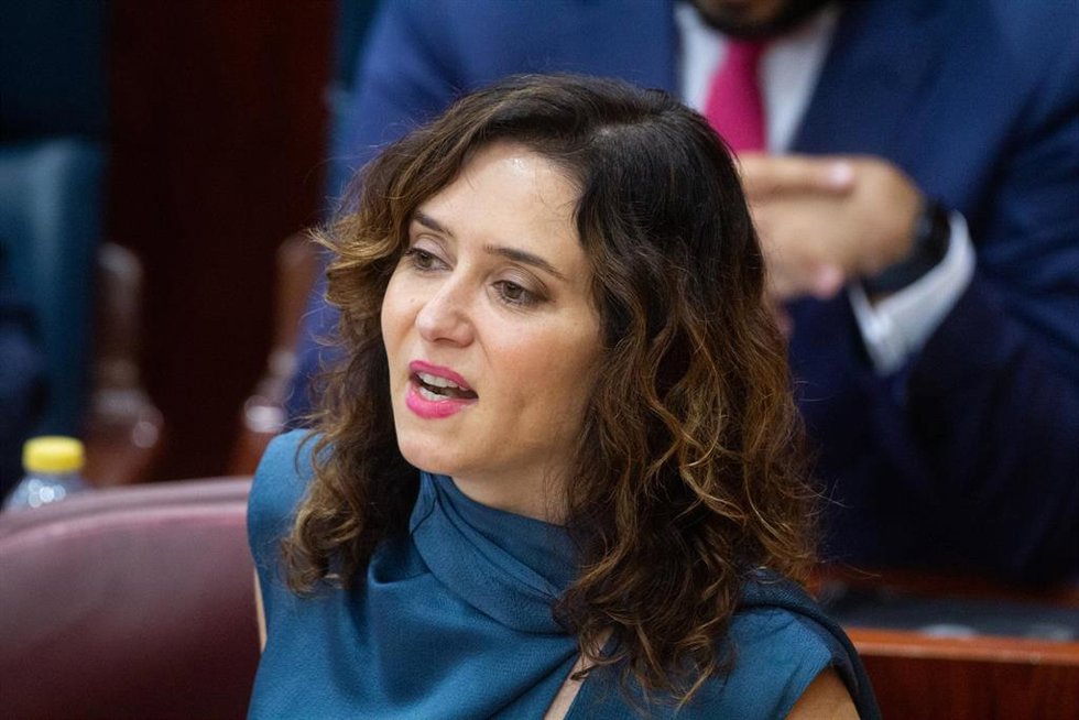 La presidenta de la Comunidad de Madrid, Isabel Díaz Ayuso, interviene durante un pleno en la Asamblea de Madrid 