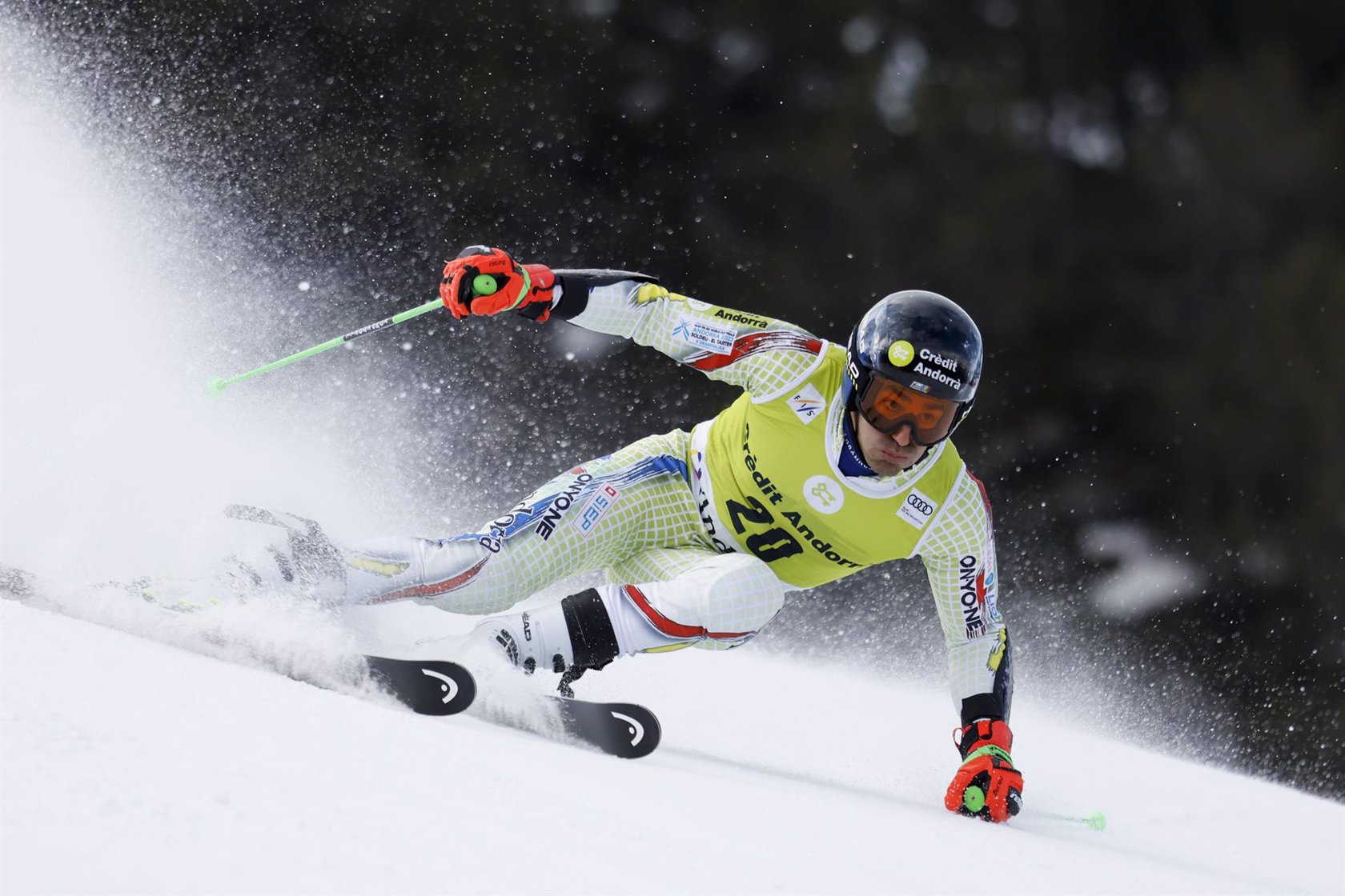 Joan Verdu del equipo de Andorra compite durante las Finales de la Copa del Mundo de Esquí Alpino Audi FIS Eslalon Gigante Masculino el 18 de marzo de 2023 en Soldeu, Andorra.