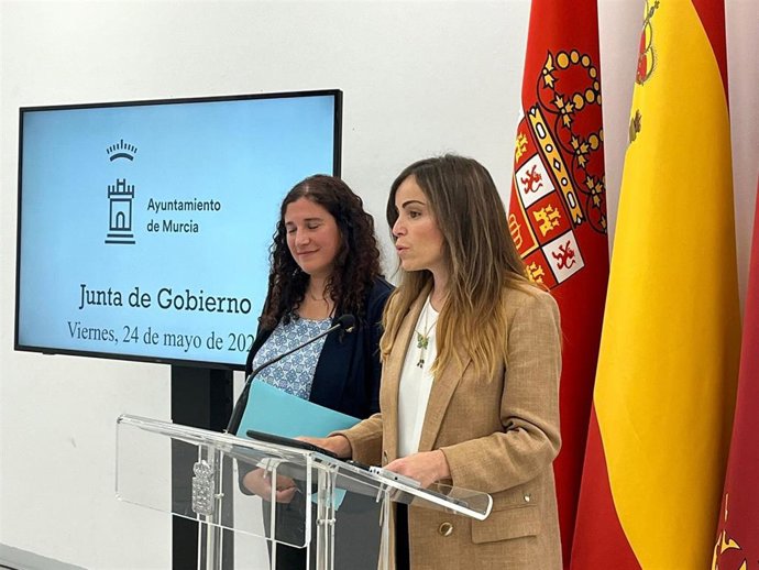 La vicealcaldesa y concejala de Fomento y Patrimonio del Ayuntamiento de Murcia, Rebeca Pérez, en una rueda de prensa