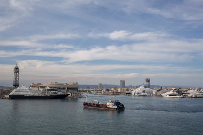 Archivo - Vista general de la terminal de creuers del Port de Barcelona