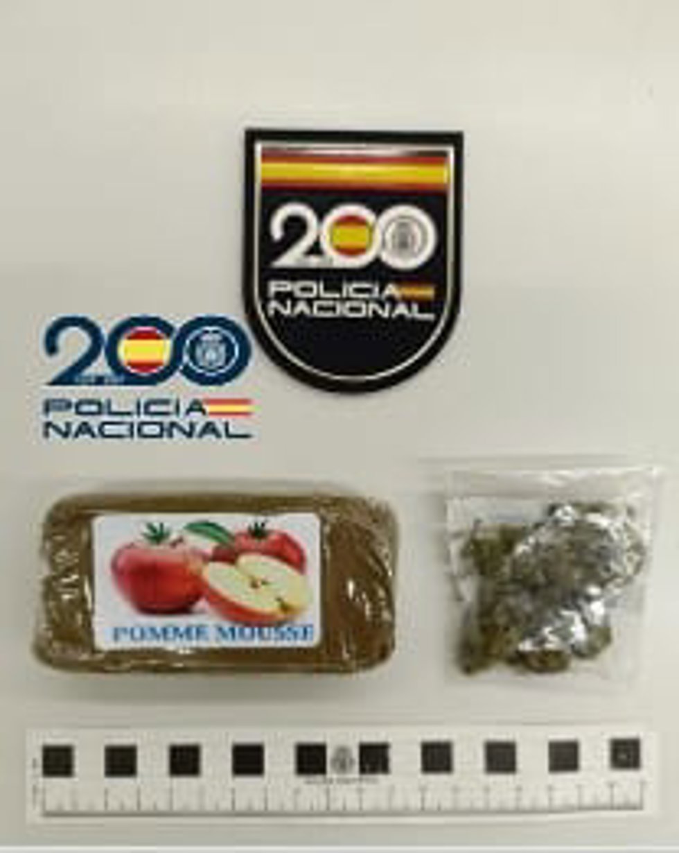 Material incautado por la Policía.