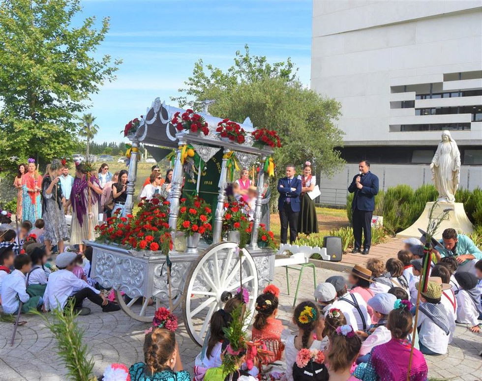 Romería Mariana organizada por CEU San Pablo en su campus de Sevilla.