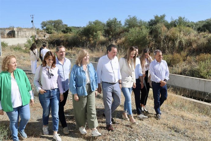 Visita de miembros del PP de Huelva al túnel de San Silvestre.