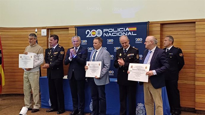 El delegado del Gobierno en Castilla y León, Nicanor Sen, durante un acto de homenaje a policías nacionesl jubilados celebrado este viernes en León