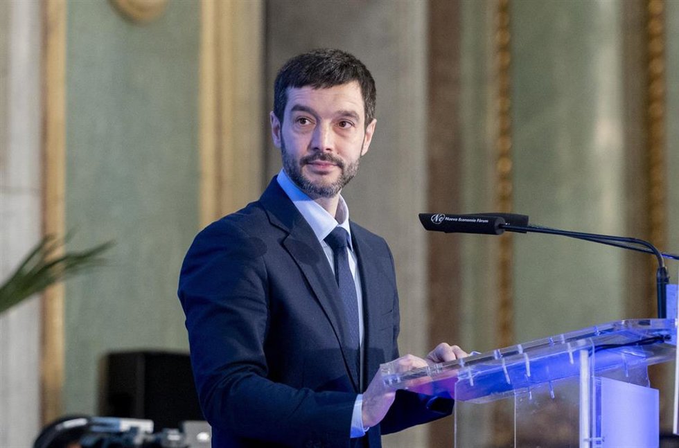 Archivo - El ministro de Derechos Sociales, Consumo y Agenda 2030, Pablo Bustinduy.