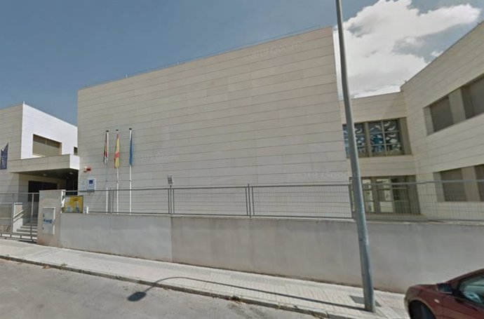 Imagen del CEIP 'El Santo' de Alcázar de San Juan en Google Street View.