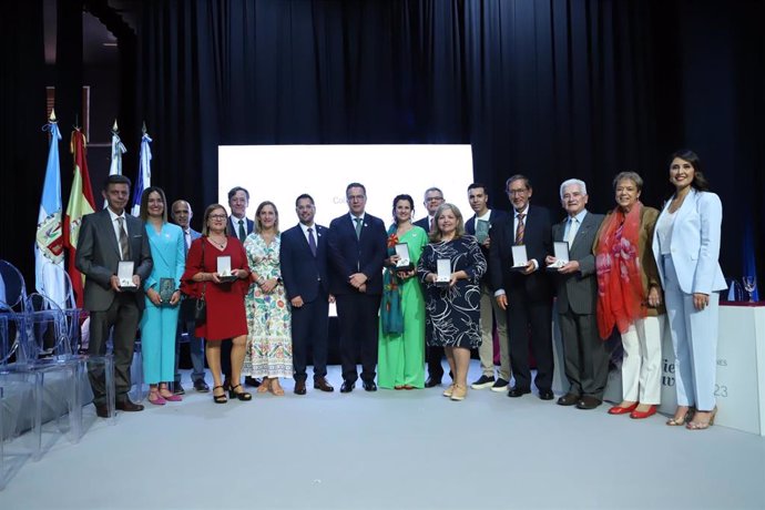 Siete docentes y tres centros canarios reciben el Premio Viera y Clavijo