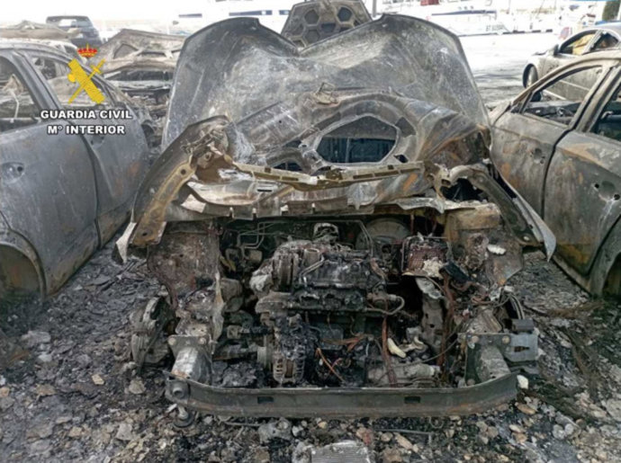 Incendio de vehículos en el puerto de Xbia (Alicante)