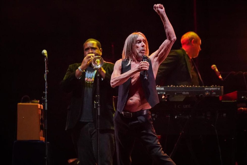 Archivo - El cantante Iggy Pop durante su actuación en el Azkena Rock Festival 2023, 