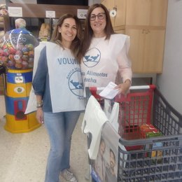 Voluntarias del Banco de Alimentos de Huelva en la recogida.