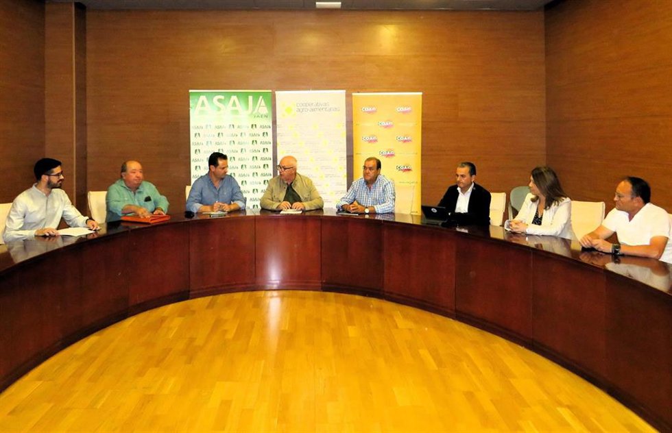 Reunión en la que se ha constituida la plataforma por la construcción de las conducciones de riego de la Presa de Siles.