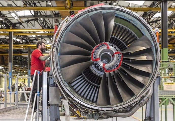 Iberia cuenta con más de 2.500 técnicos de mantenimiento tras incorporar a 450 nuevos a la plantilla.