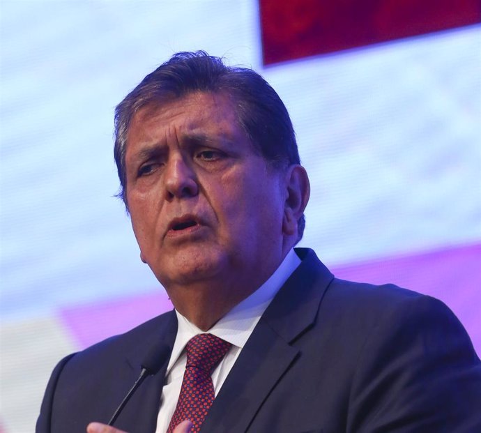 Archivo - El expresidente de Perú, Alan García