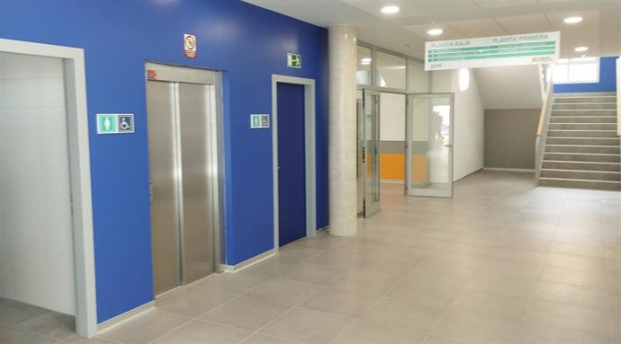 El nuevo centro de salud de Barbastro (Huesca) abre sus puertas este lunes con espacios más grandes y luminosos.