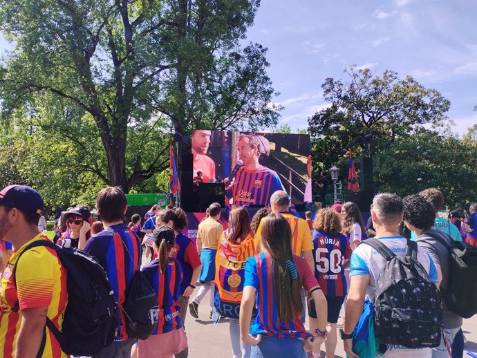 Aficionats de FC Barcelona femení a Bilbao on aquest equip disputa la final de la Champions League amb l'Olympique de Lió