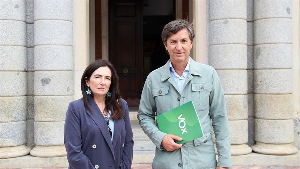 El portavoz de Vox en el Ayuntamiento de Huelva, Wenceslao Font, subraya que "mejor que copien sus iniciativas, que así seguro que aciertan".