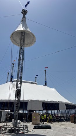 Cirque du Soleil levanta la Gran Carpa para el estreno de 'Alegría – Bajo Una Nueva Luz' en Málaga.