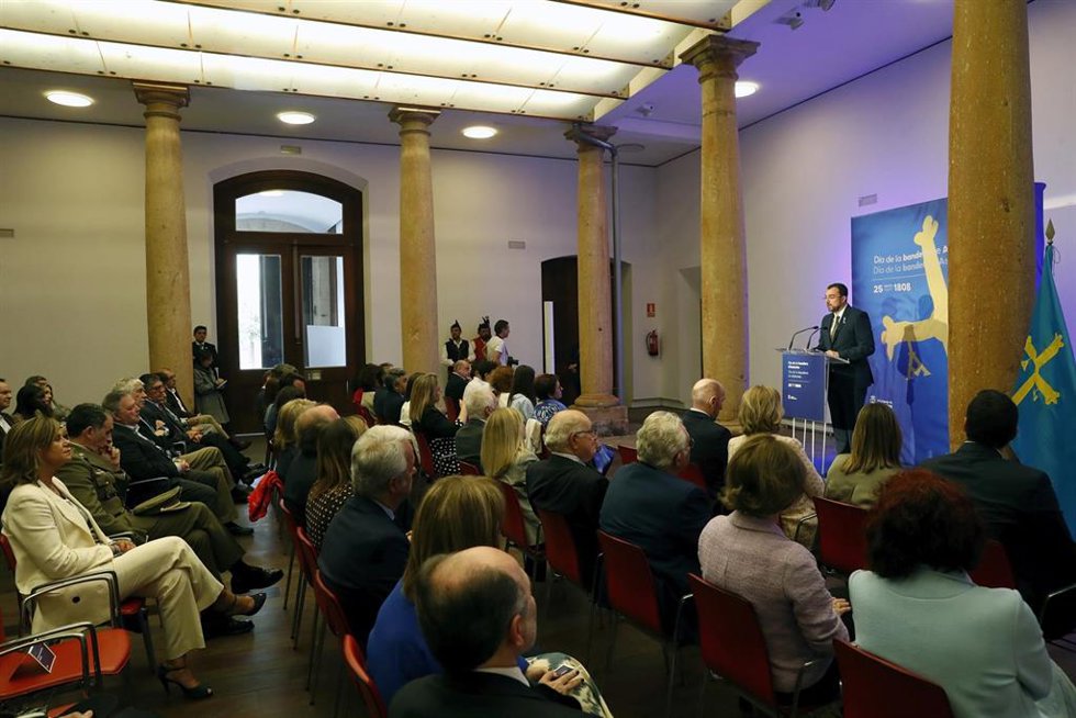 El presidente del Principado de Asturias, Adrián Barbón, interviene en el acto institucional en conmemoración del 25 de mayo de 1808