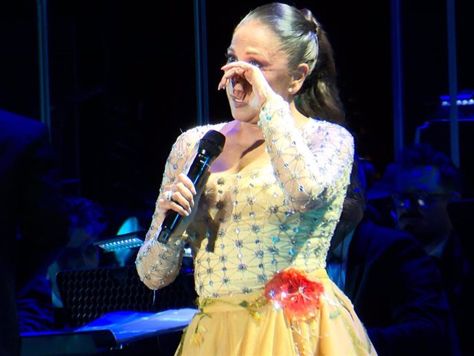 Isabel Pantoja durante su concierto, a 25 de mayo de 2024, en Zaragoza (España).