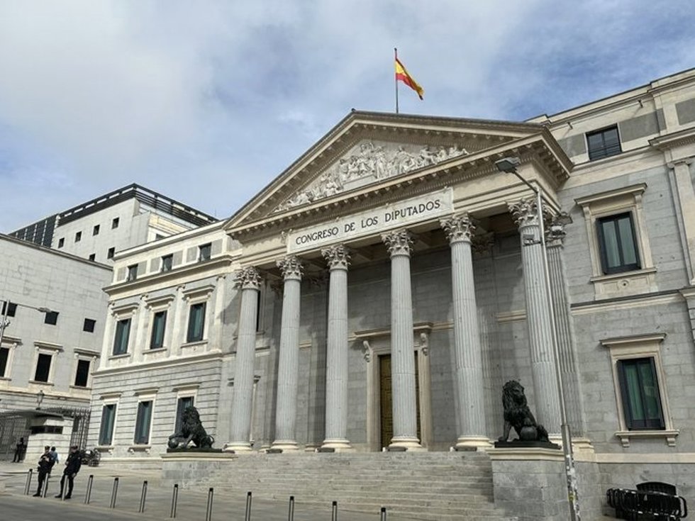 Archivo - Puerta de los leones del Congreso