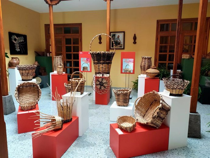 El Cabildo de Tenerife ha organizado una muestra de cestería tradicional canaria en el Centro de Artesanía de La Guancha, con fondos del Museo de Artesanía Iberoamericana de Tenerife (MAIT). La exposición se puede visitar hasta el 13 de junio.