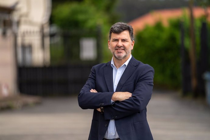 El europarlamentario y candidato socialista Nicolás González Casares en una entrevista con Europa Press Galicia