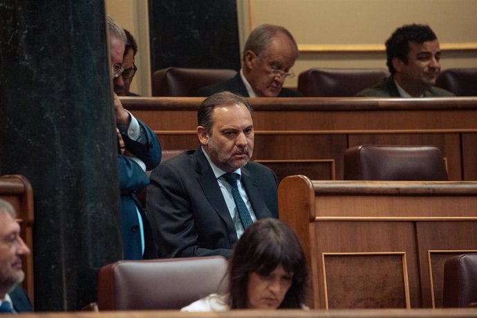 El diputado del Grupo Mixto y exministro de Transportes, José Luis Ábalos, durante una sesión plenaria en el Congreso de los Diputados, a 23 de mayo de 2024, en Madrid (España). 