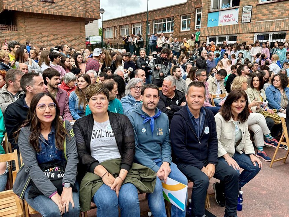 Miles de personas disfrutan en Getxo de Ibilaldia 2024, la fiesta de las ikastolas de Bizkaia