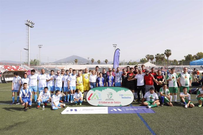 Estadio Municipal Antonio Naranjo  reúne a una docena de equipos malagueños en la clausura.