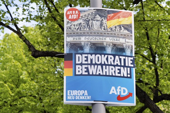 Archivo - April 21, 2024, Berlin, Berlin, Deutschland: Ein Plakat der Partei AfD zur Europawahl. Vom 6. bis 9. Juni 2024 wählen die Bürgerinnen und Bürger der Europäischen Union (EU) zum zehnten Mal das Europäische Parlament. In Deutschland wird am Sonnta