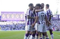 El Real Valladolid sube a Primera con dos goles en el descuento