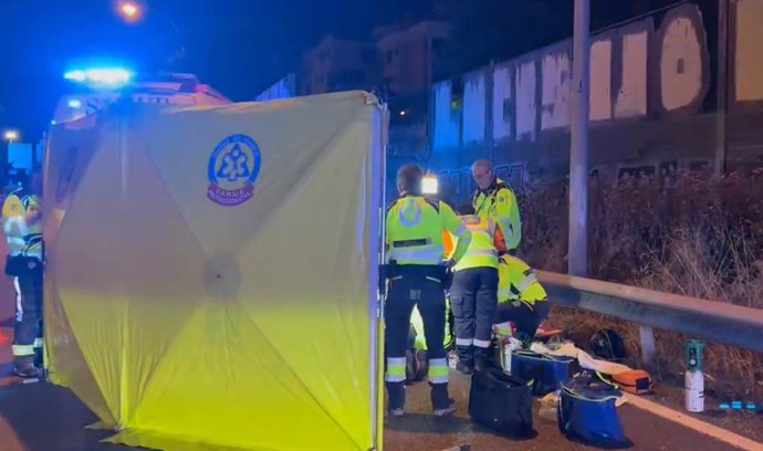 Muere un motorista en una colisión con un turismo en la salida de la M-14 a la A-2