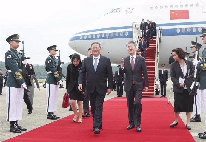 El primer ministro de China, Li Qiang, en su llegada a Seúl (Corea del Sur)