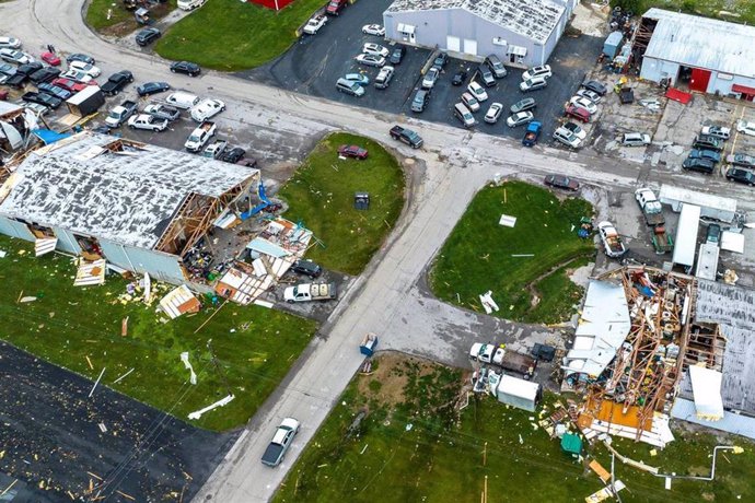 Archivo - Daños tras un tornado en Estados Unidos