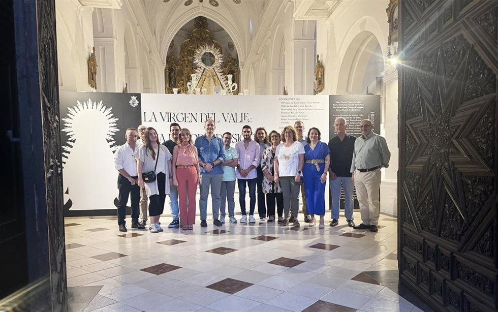La exposición ha estado dirigida por María del Valle Pardal y Manuel Gómez García, y ha contado con José Enrique Caldero, Jesús Alcalá y Rafael Fernández como comisarios.