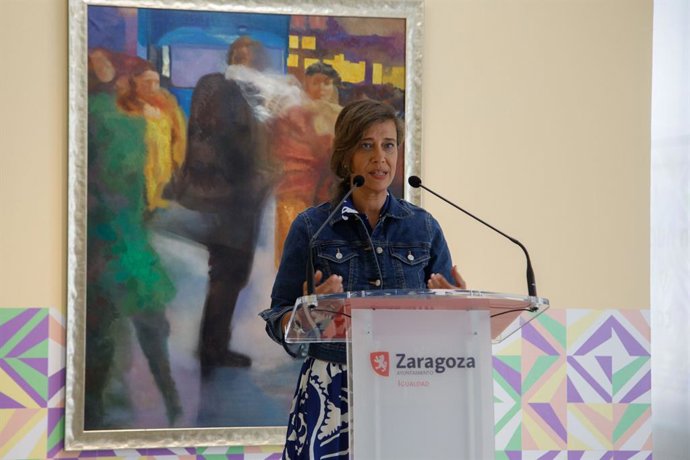 La consejera municipal de Políticas Sociales del Ayuntamiento de Zaragoza, Marian Orós, en una rueda de prensa.