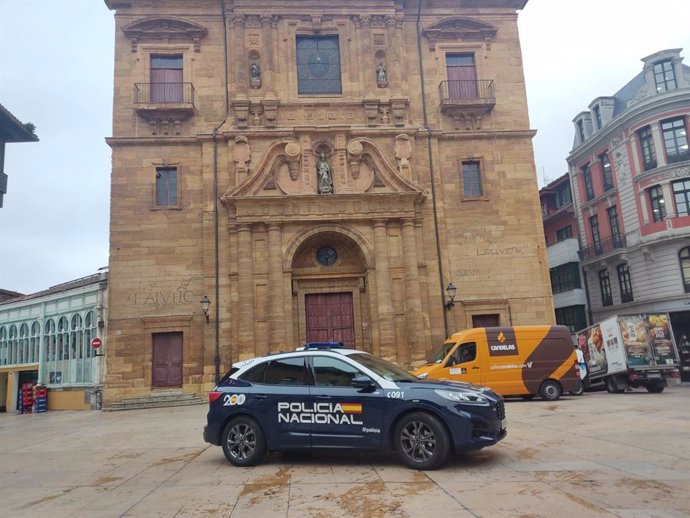 Archivo - Coche de Policía en Oviedo