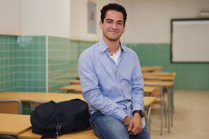 Un estudiant que ha finançat un grau de Ciències del Mar amb un préstec de MicroBank