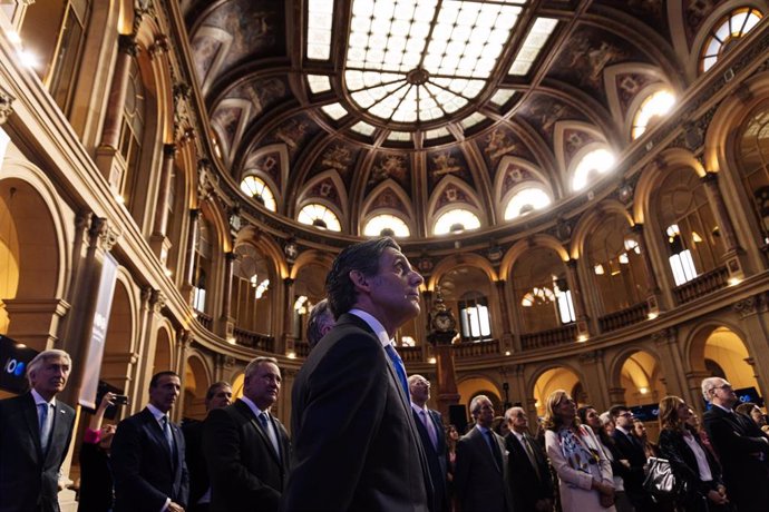 Archivo - El presidente ejecutivo de Telefónica, José María Álvarez-Pallete, durante el toque de campaña de Telefónica, en el Palacio de la Bolsa de Madrid, a 19 de abril de 2024, en Madrid (España).