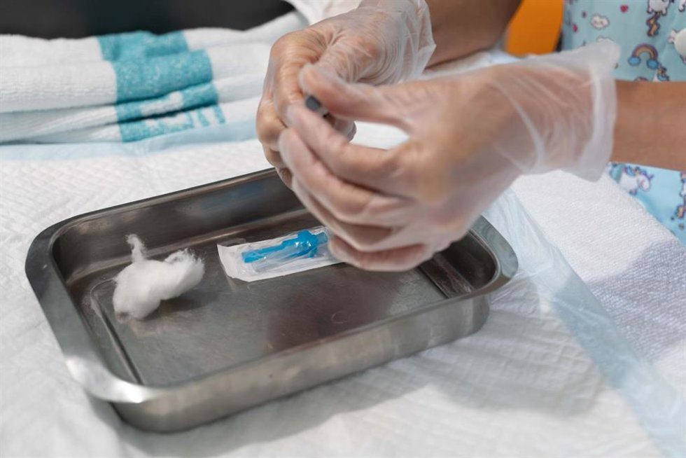 Archivo - La vacunación es una medida muy efectiva contra diversas enfermedades infecciosas, como el herpes zóster.