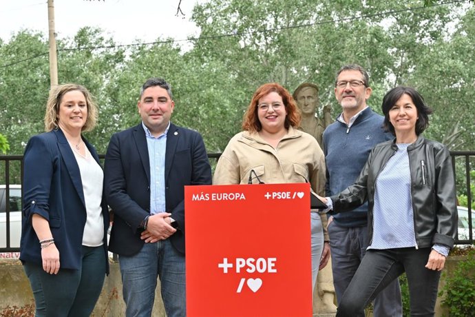 La número 19 en la lista del PSOE para las elecciones europeas del 9 de junio, la navarra Elena Sancho, en un acto electoral