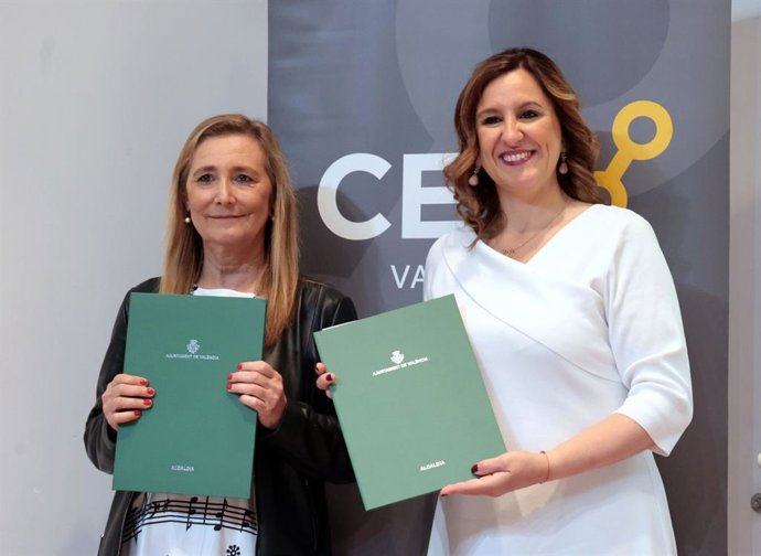 La alcaldesa de València, María José Catalá, y la presidenta de la CEV València, Eva Blasco