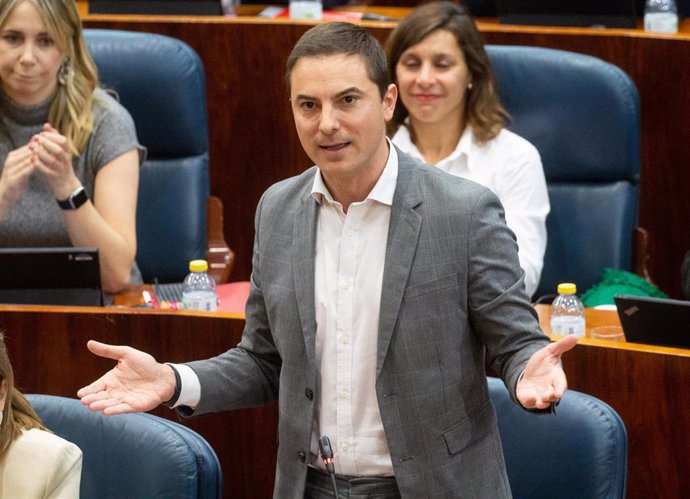 El portavoz del PSOE en la Asamblea, Juan Lobato.