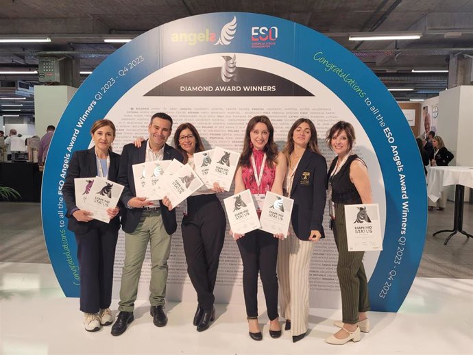 Profesionales del Hospital de Jaén en el acto de entrega de las distinciones.