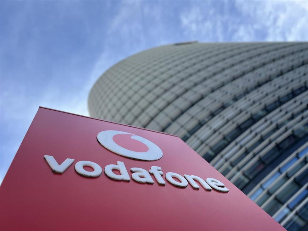 Logo de Vodafone en su sede de Duesseldorf (Alemania)