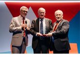 Foto: Valentín Fuster recibe el Premio a la Trayectoria Científica de la Federación Mundial del Corazón