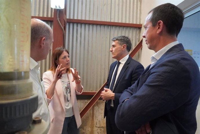 El delegado de Gobierno en Andalucía, Pedro Fernández, visita la PSA de Tabernas (Almería).