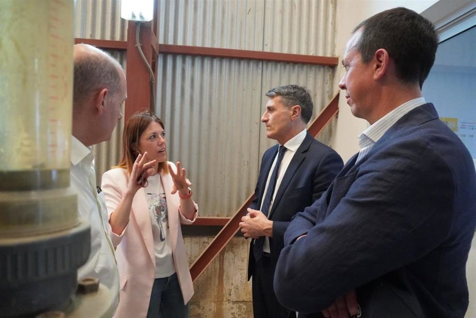 El delegado de Gobierno en Andalucía, Pedro Fernández, visita la PSA de Tabernas (Almería).