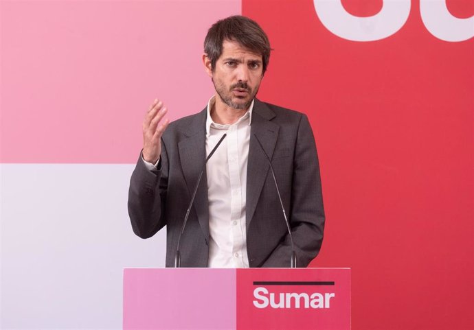 El portavoz de Sumar, Ernest Urtasun, durante una rueda de prensa tras la Ejecutiva del partido, a 13 de mayo de 2024, en Madrid (España). Urtasun ha afirmado que les hubiese gustado tener más fuerza, pero que los seis diputados de los Comuns, dos menos q
