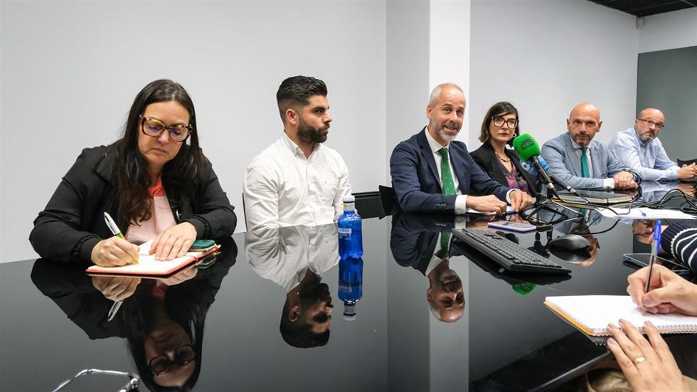 El consejero de Educación, Formación Profesional y Universidades, Sergio Silva, presenta la Liga Solidaria de FP